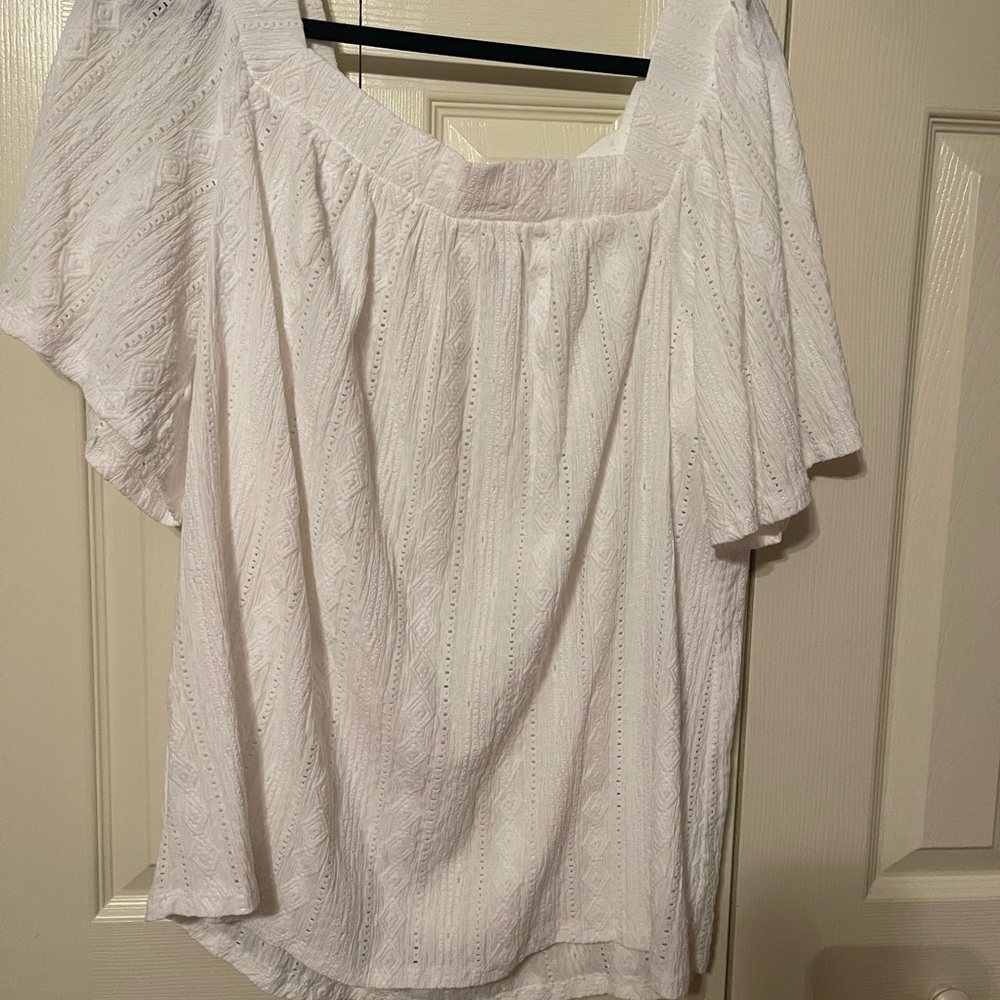Cato White Relaxed Blouse with Pleated Short Sleeves